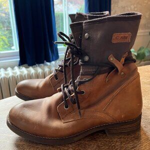 Lace up leather boots by PLDM
